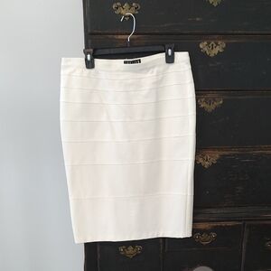 Thalian Classic White Pencil Skirt